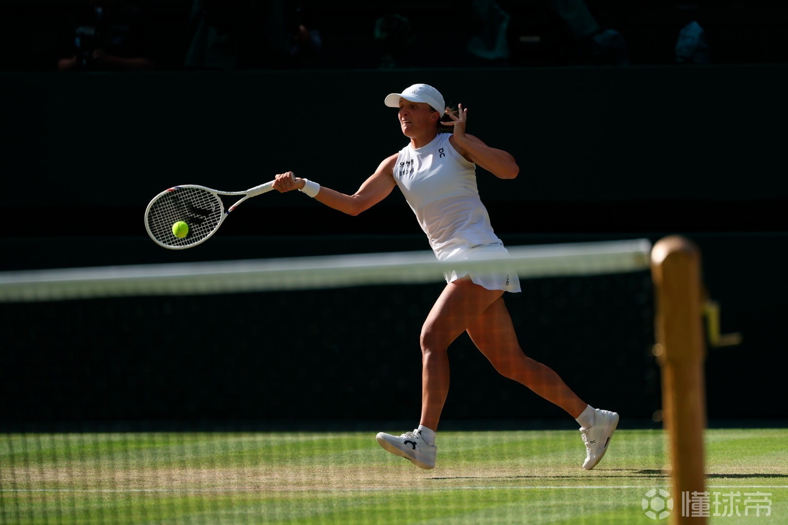 开云体育在线-温网碾压拉沃尔杯，西西帕斯高光表现