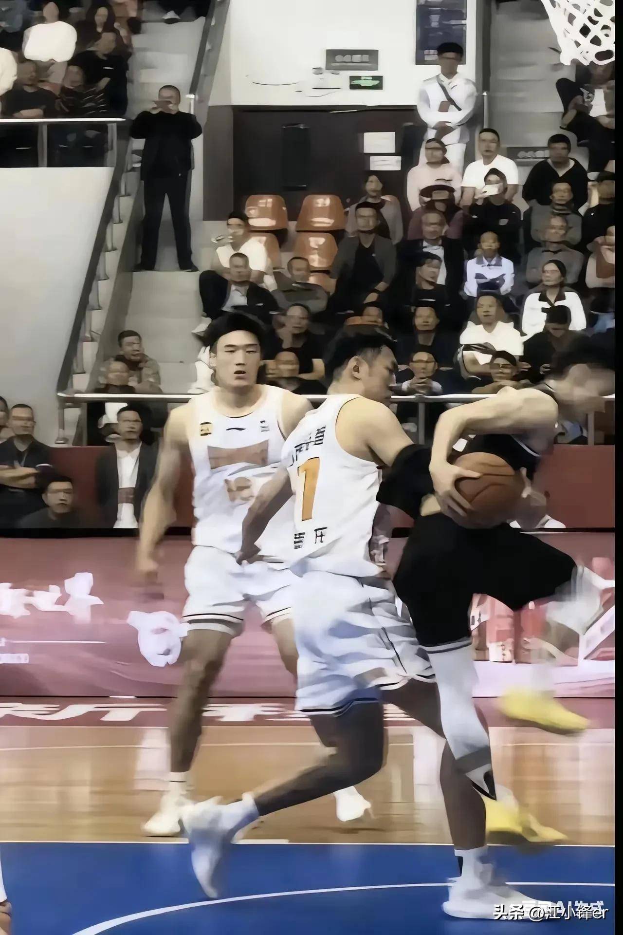 开云体育入口-山东队完胜山西队，浓眉哥高光表现