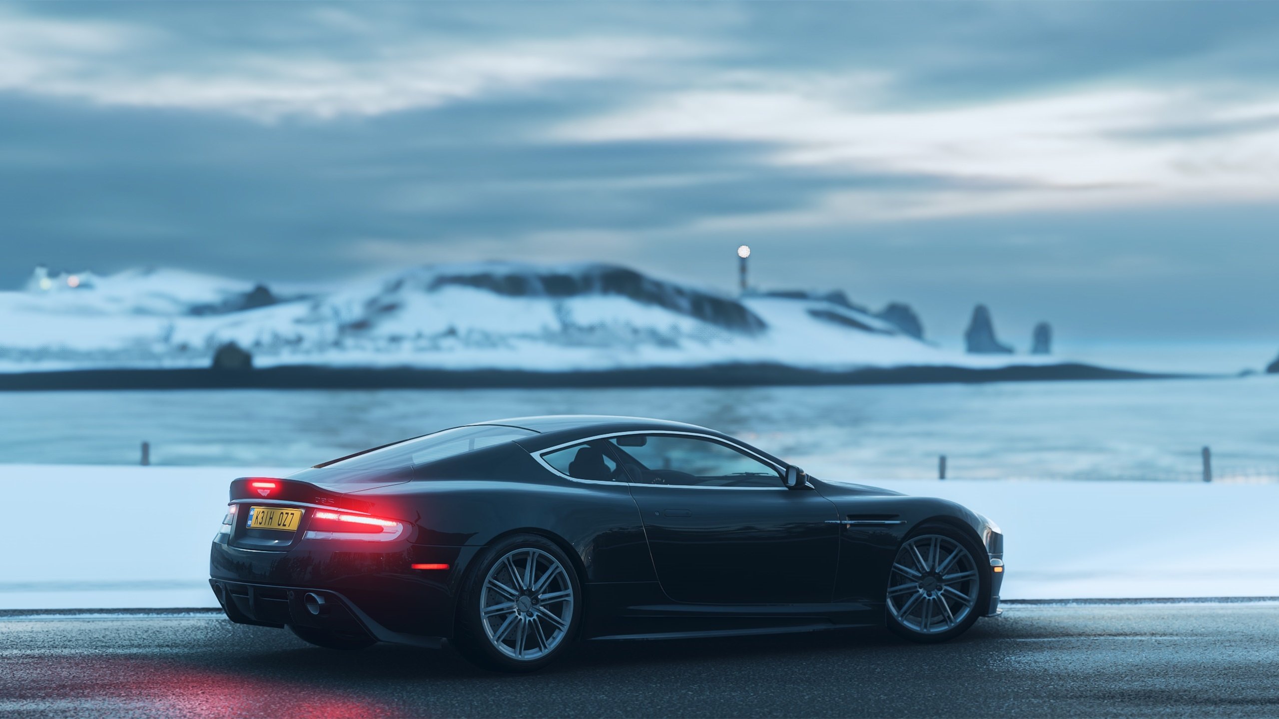 黑白格与蓝月光,当皇马沉默破局,哈兰德在北方咆哮